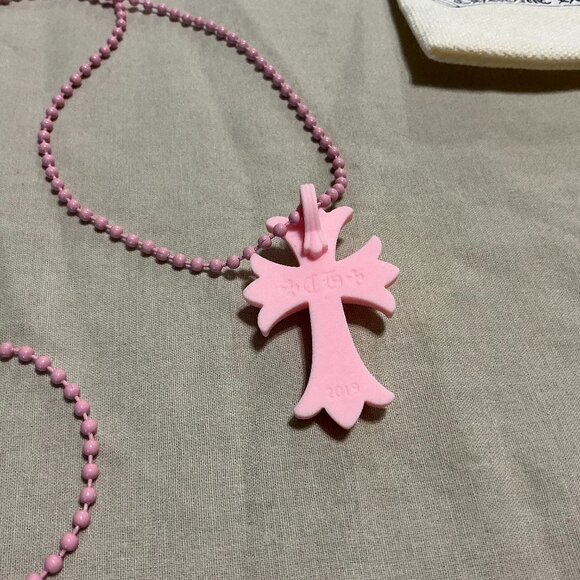 Pink Chrome hearts Silicone anniversary necklace - Picture 3 of 3